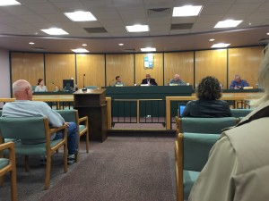 Unanimously passing a ten cent fee on bags.